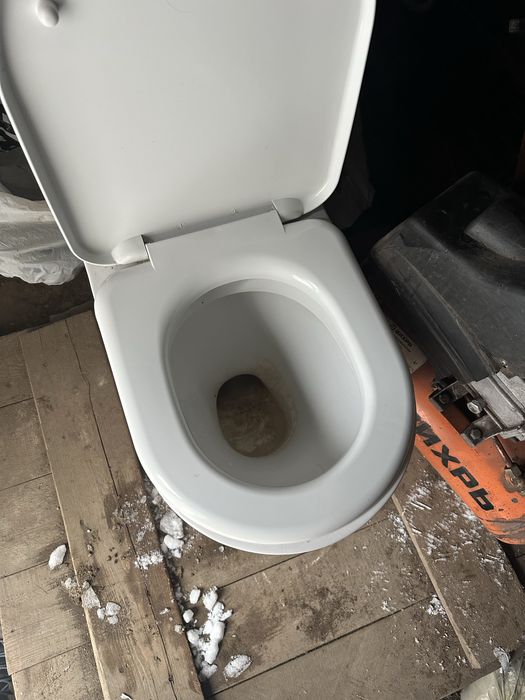 Унитаз в хорошем состоянии