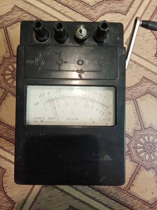 Продам мегаомметр М4100/5 2500В
