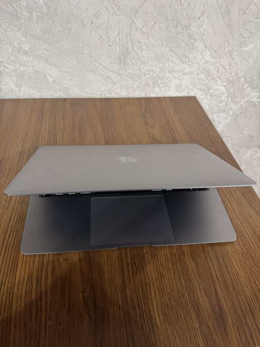 macbook i5 2018