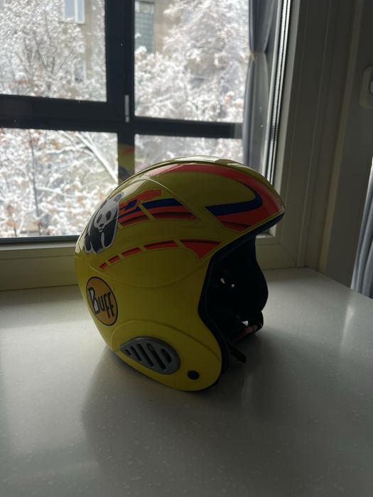 Продам детский горнолыжный шлем!