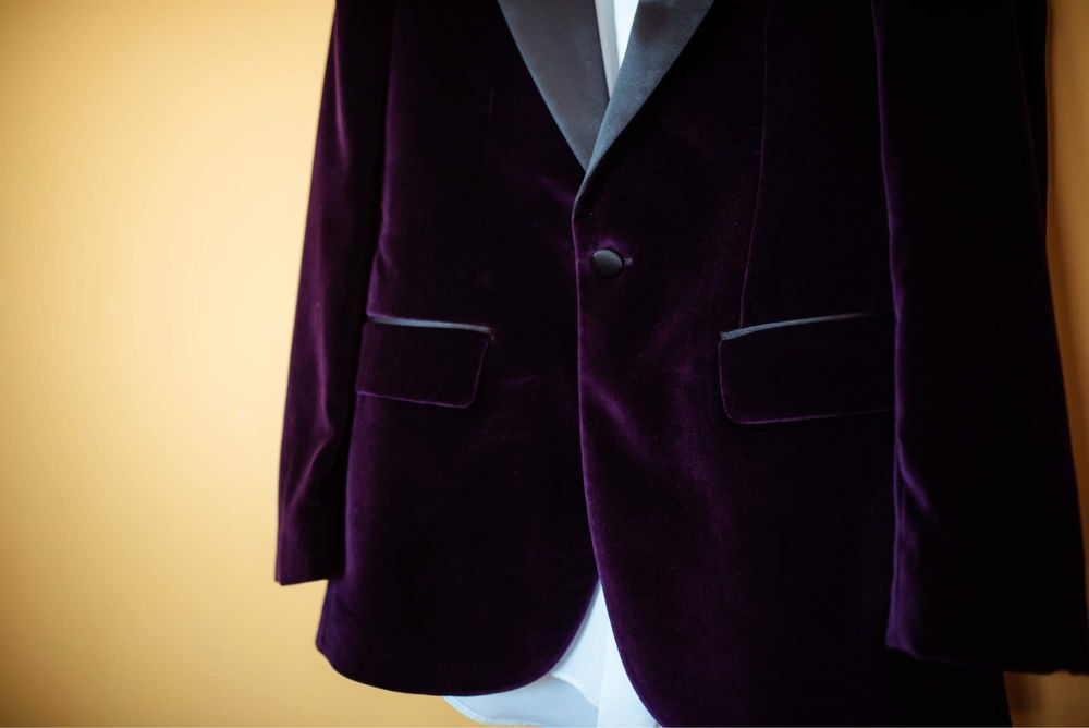 Costum ginere Alberto Dobre, Camasa A.D, Pantofi