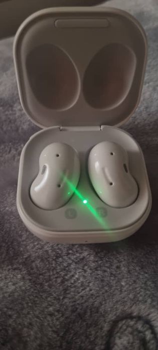 Беспроводной наушник самсунг галакси