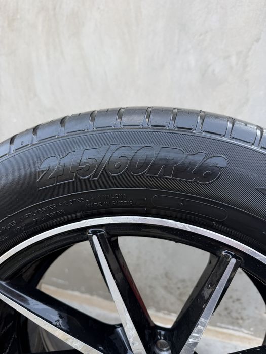 Таиота Камри 30.35 диска R16