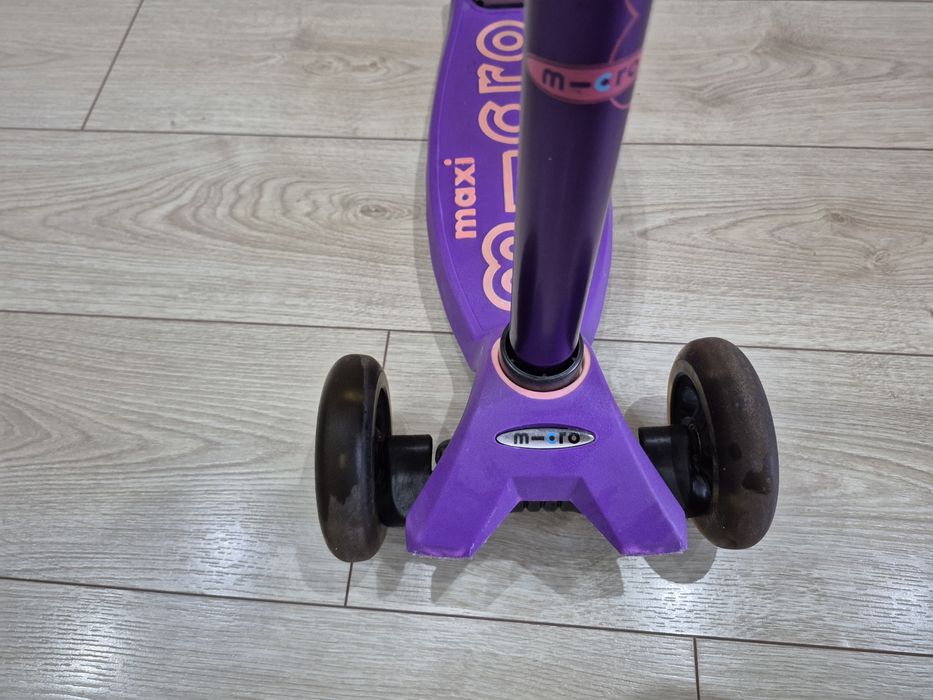 Тротинетка Micro Maxi Deluxe LED
