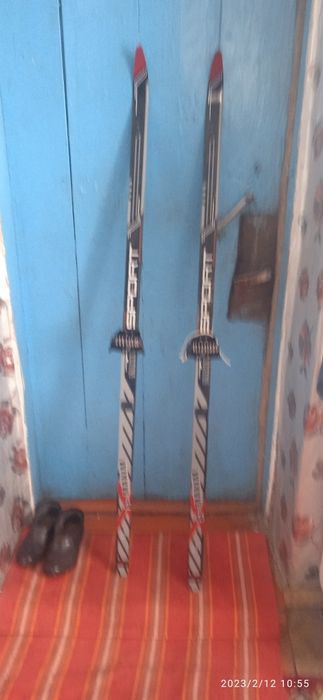 Продам лыжы в хорошем состоянии