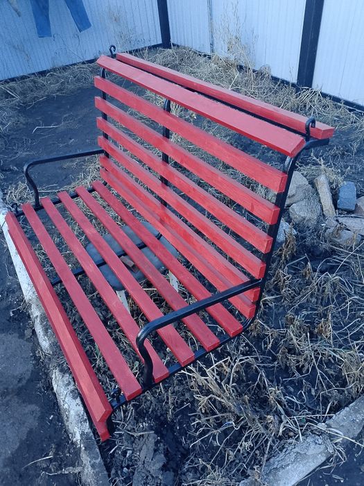 Продам лавочку для качелей.