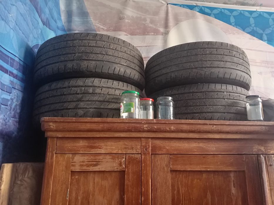 Продам комплект шин