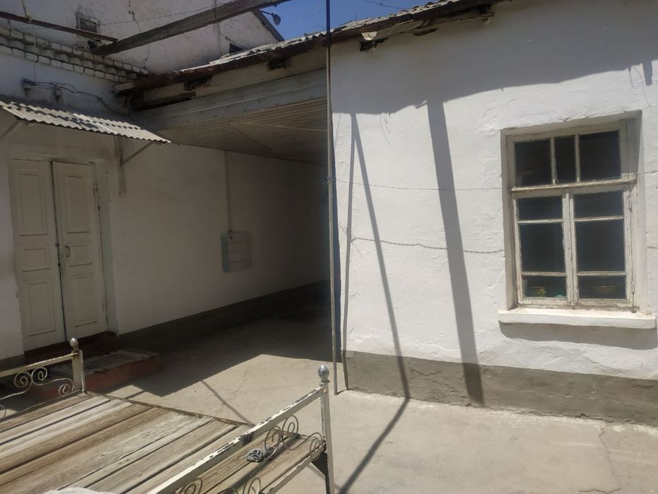 Уй сотилади (шахар марказидан)