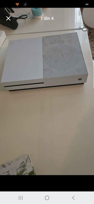 Consolă Xbox One S albă + 2 controller-e – Galați