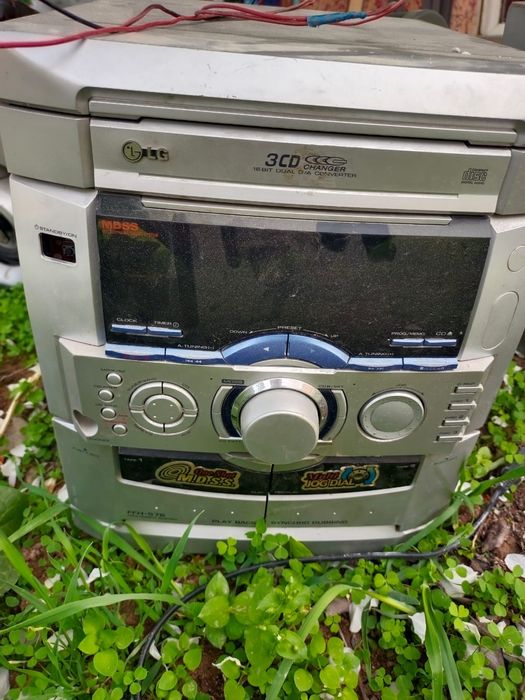 Телевизор в рабочем состоянии для запчастей