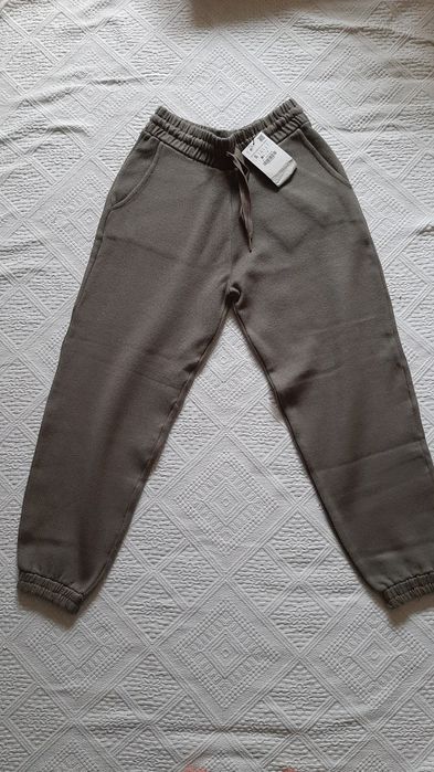 Pantaloni Zara matimea S noi cu eticheta