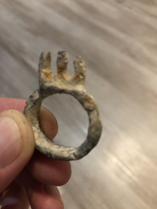 Стар пръстен-олово