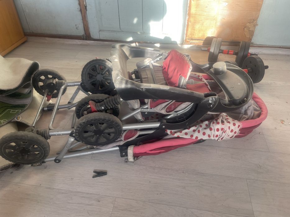 Продам коляску для двоих