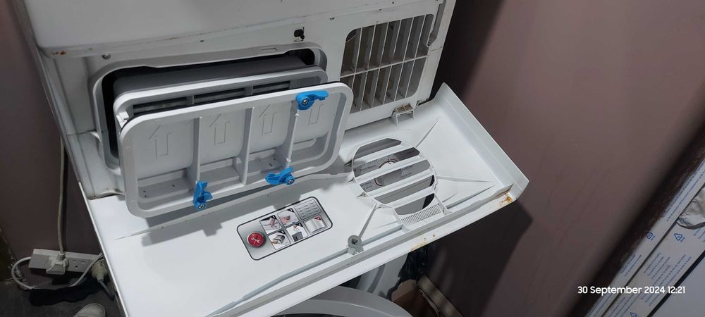 Сушилня за дрехи с обдухване кондензационна Hotpoiint ARISTON