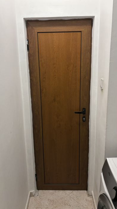 Продавам интериорни врати