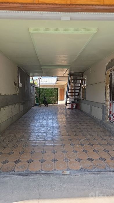 Tutzor mahallada 2 sotixli uy sotiladi