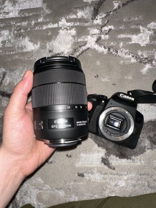 Продам фотоаппарат Canon EOS 850D