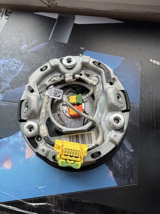 Волан ауди с пера