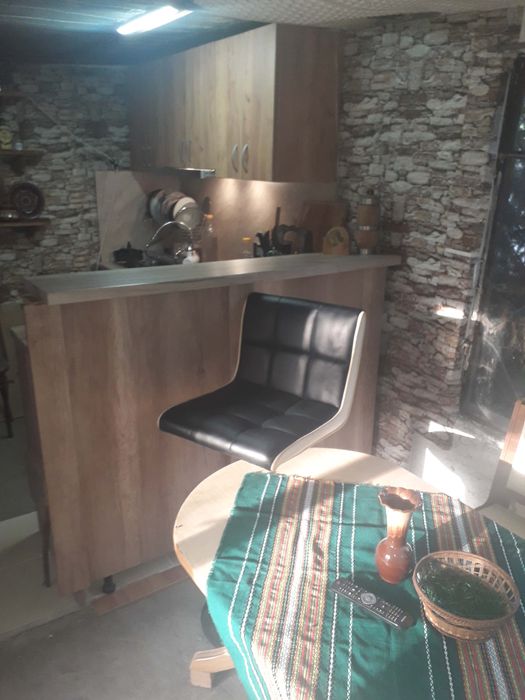 Кожени бар столове