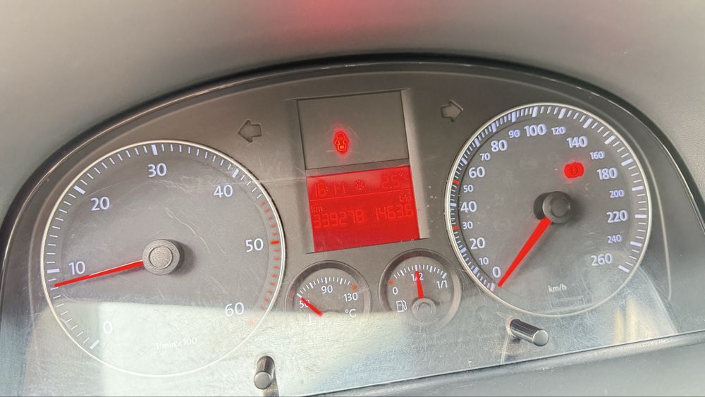 Vw caddy LIFE 1.9 TDI 5 locuri