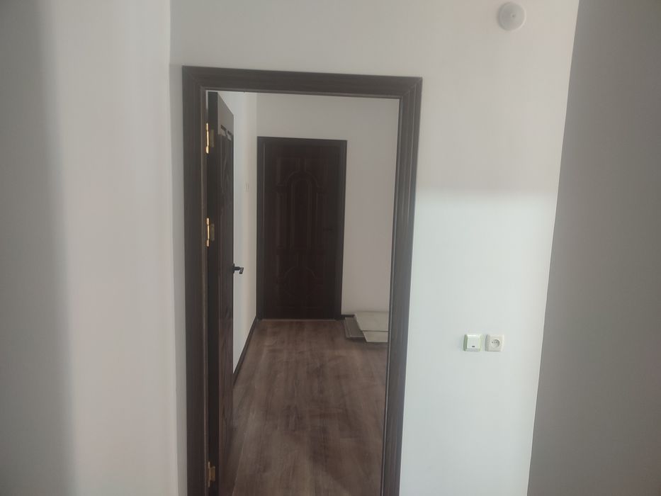 22 микрорайонда васток магазиннин артинда 1 эт жайласкан кв сатылады