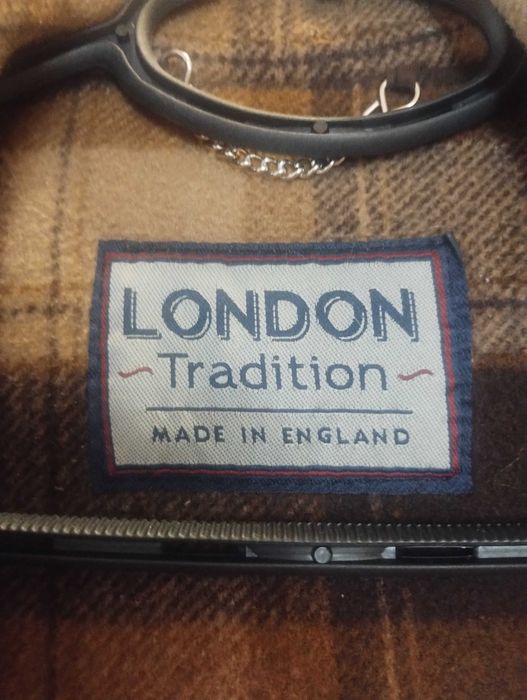 Маркови водоустойчиви дълги якета и вълнени палта