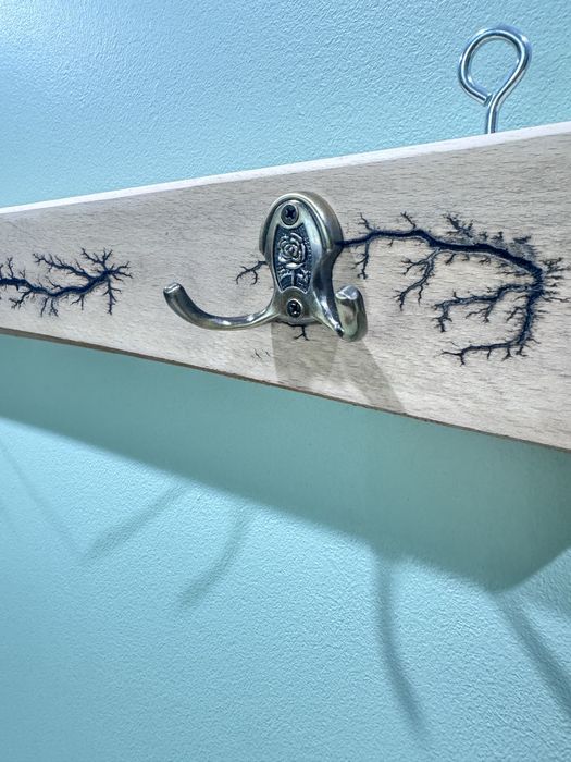 Закачалка за стена