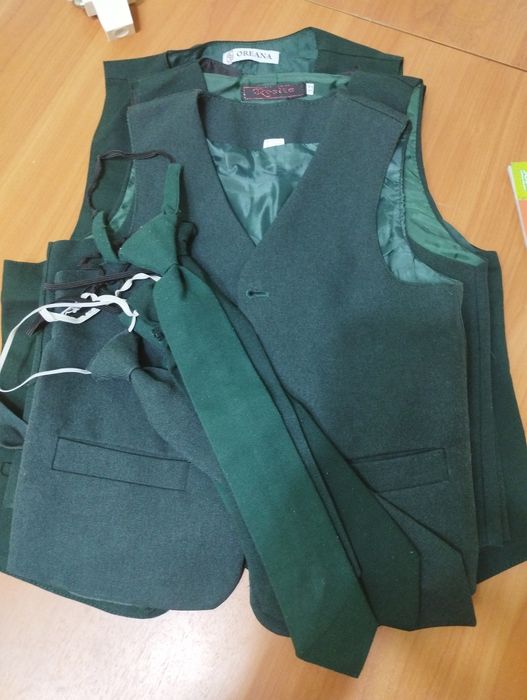 Отдам даром форма для начальных классов