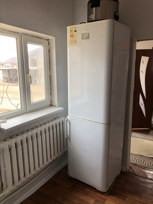 Холодильник сатылады жақсы жасап тұр. Жаңаөзен теңгеде тұр адрес