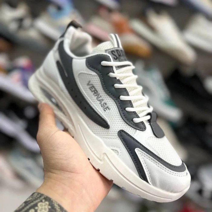 Кроссовки от производителя