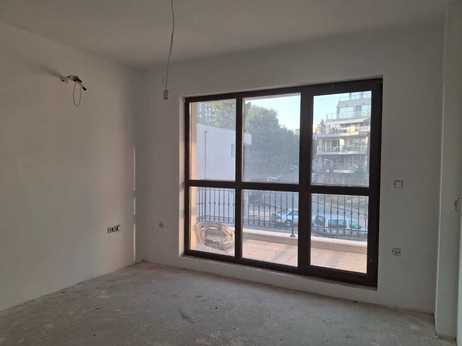 Продава се Тристаен апартамент в Варна, Автогара - 110 кв.м за 3182 €/кв.м - Снимка #8