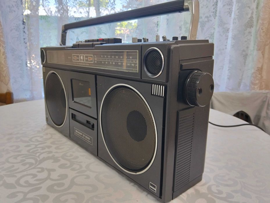 Кассетная магнитола SHARP GF-202SB