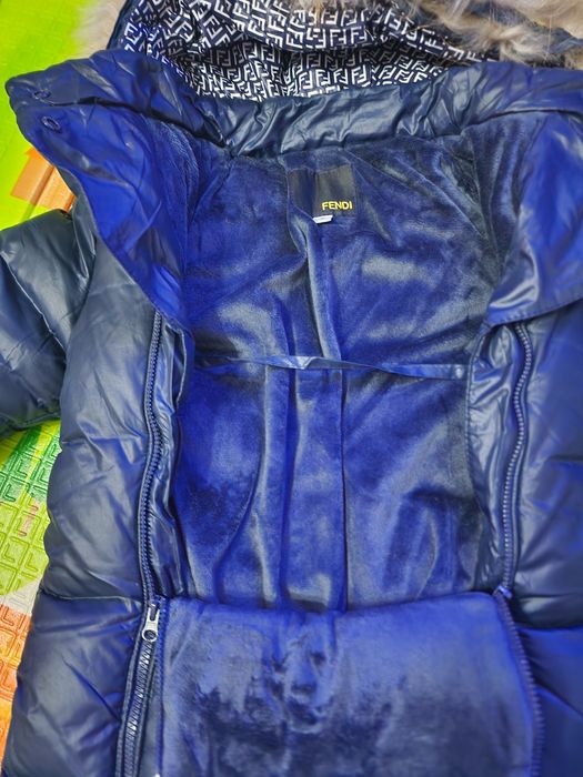 Продам детский комбинезон зимний