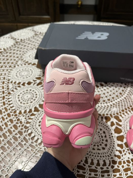 New Balance 9060 Roz