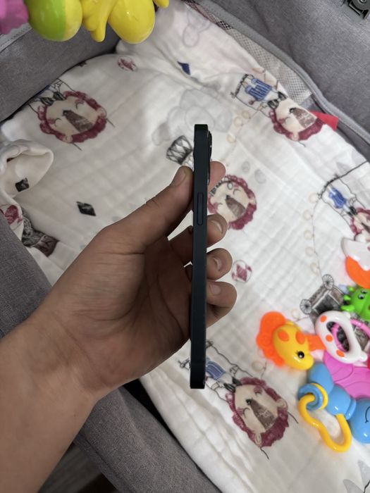 Продам айфон 13 в хорошем состояний