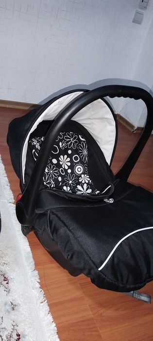 продам коляску детскую для девочки