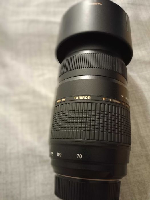 Продавам фотоапарат Nikon D7000