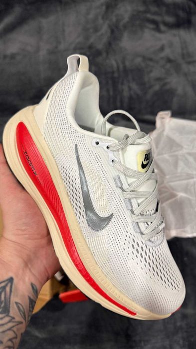 Nike Vomero 18 кроссовки