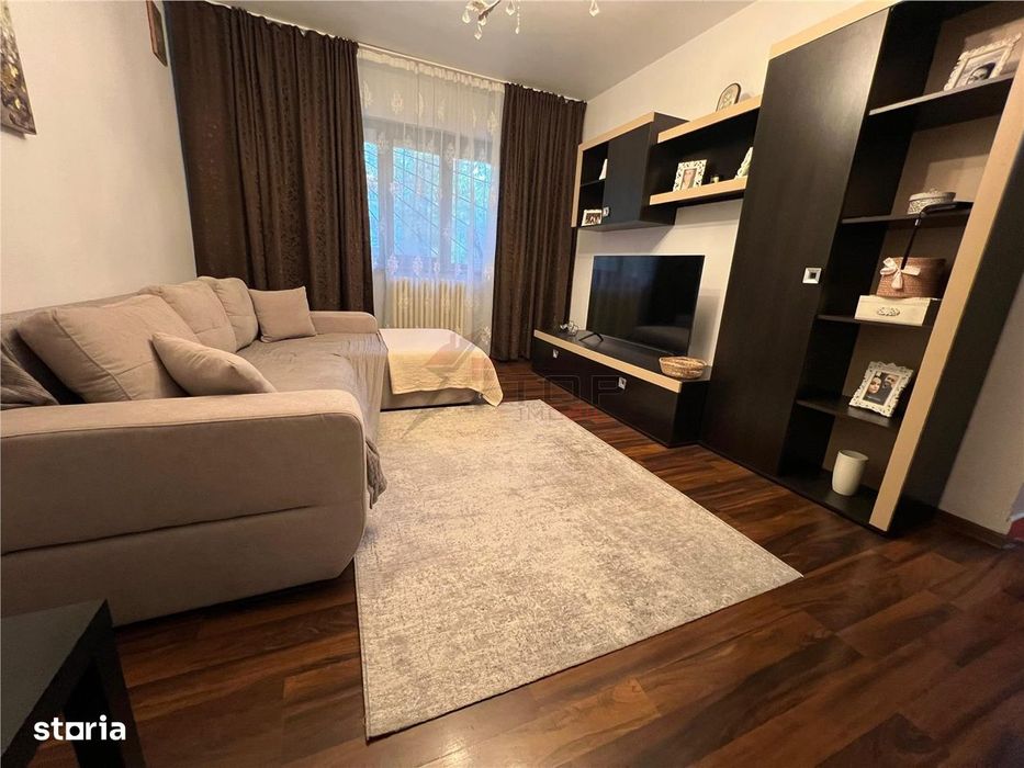 Vanzare apartament cu 3 camere - Podu Ros — fotografia 1