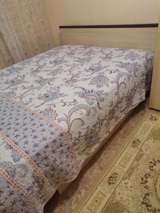 Продам двуспальную кровать