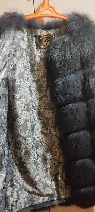 Продам песцовую жилетку