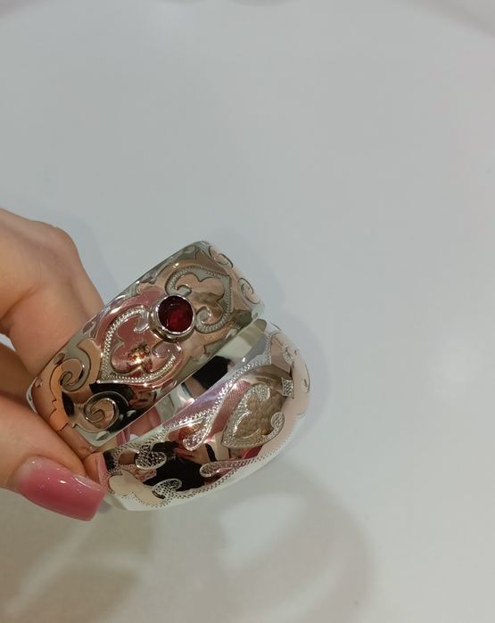 Продам браслет новый