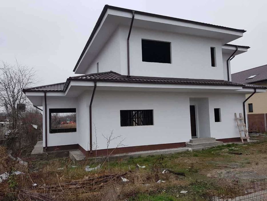 Reparatii acoperisuri, montaj tigla metalica, hidroizolatii terase