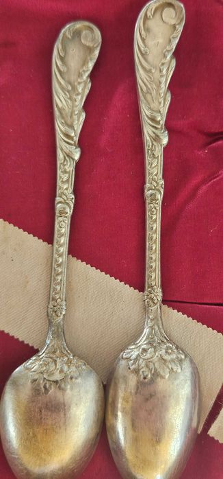 Стари месингови кафемелачки. Комплект 12 лъжички в кутия