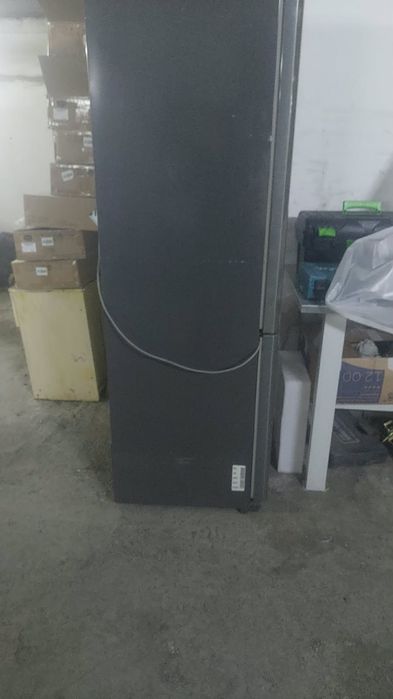 Продам холодильник Samsung No Frost. С бесплатной доставкой по городу