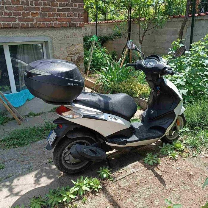 Piaggio Fly 50 скутер