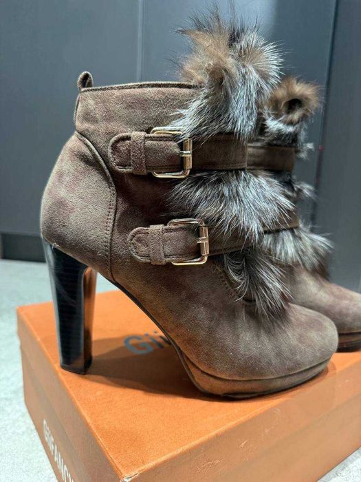 Продам фирменные демисезонные полусапожки