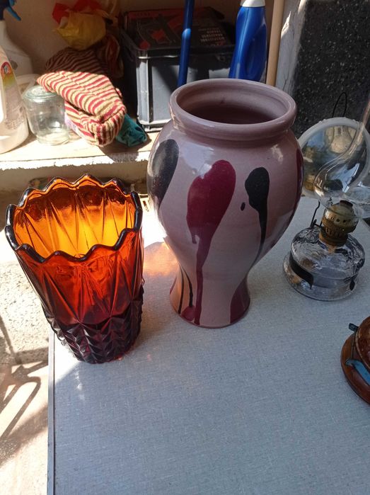 Вази стъклена и керамична