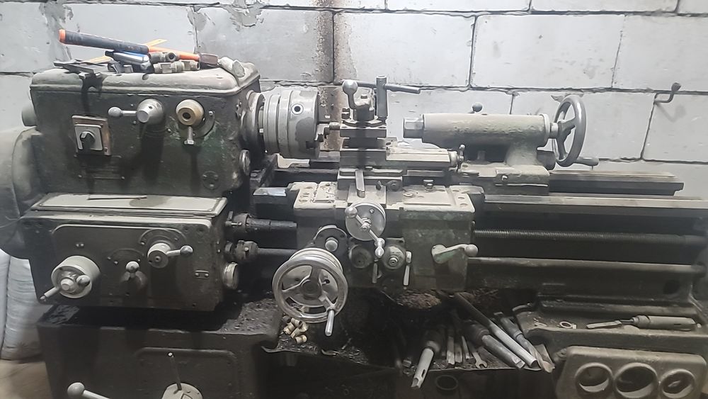 Токарьный станок