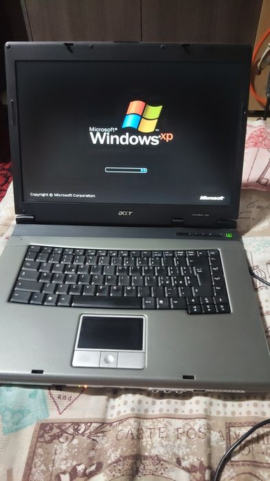 Vind laptop Acer stare perfecta  peet 250 lei